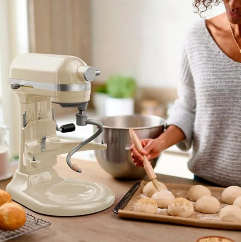 Artisan kjøkkenmaskin med bolleløft 5KSM60SPXEAC 5,6L kremhvit