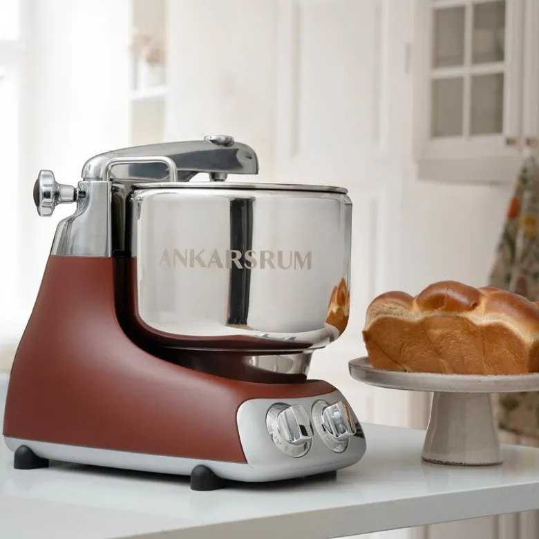 Assistent Original AKM6230 kjøkkenmaskin rustic maroon