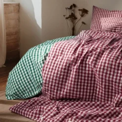 Bæk&Bølge krepp sengetøy 220x220 cm plomme/rosa