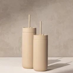 Carter Cold Desert Capsule tumbler med sugerør 590 ml sand dune
