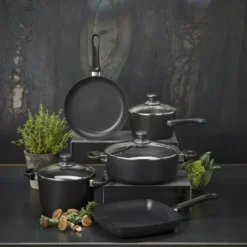 Classic Induction kasserolle m/ lokk 1,8L/18 cm