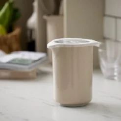 Classic miksekanne med lokk 1,25L Hvit