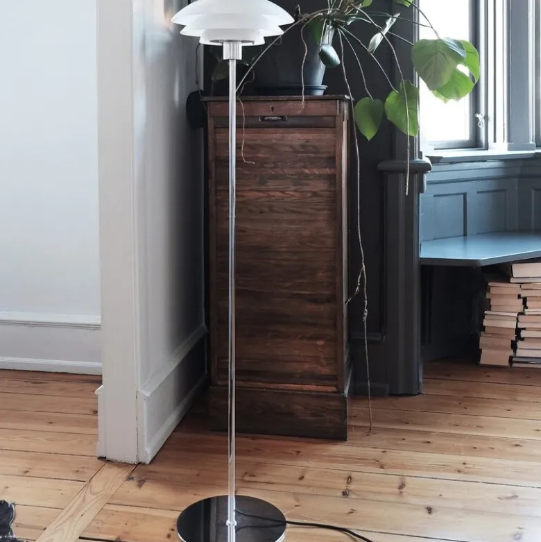 DL31 gulvlampe 133 cm opal/krom