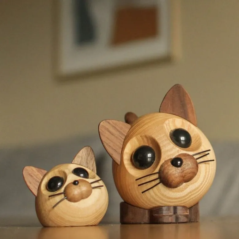 Felix katt trefigur 9 cm ask/valnøtt