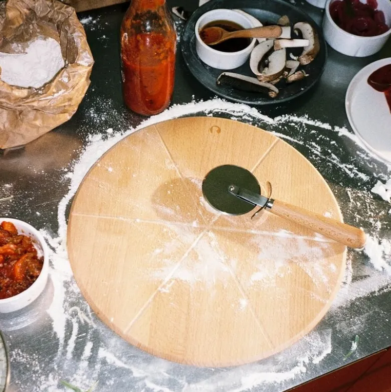 Grand Cru pizzabrett 35 cm og skjærer