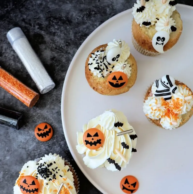 Halloween spiselig kakepynt 9 stk oransje/hvit