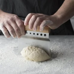 Innovative Kitchen 4-i-1 deigskrape 14 cm stål/tre