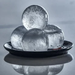 Isbitform kuler m/ lokk 3 cm svart