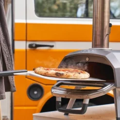Karu 2 pizzaovn vedfyrt/gass 12" svart