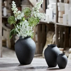 Knabstrup vase 20 cm svart