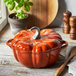 La Cocotte Gresskar støpejernsgryte 24 cm 3,5L kanel