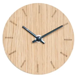 Light Oak klokke 12 cm lys eik m/svart viser