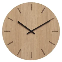 Light Oak veggklokke 28 cm lys eik m/svart viser