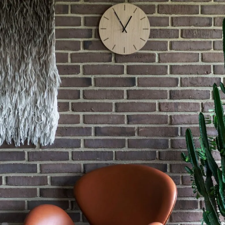 Light Oak veggklokke 28 cm lys eik m/svart viser