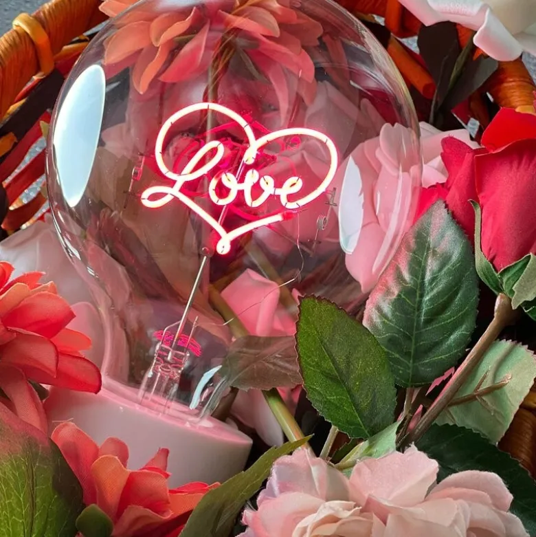 MITB lyspære LED 17 cm Love rød