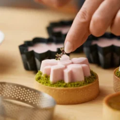 Muffinsform blomst for 6 muffins silikon grå