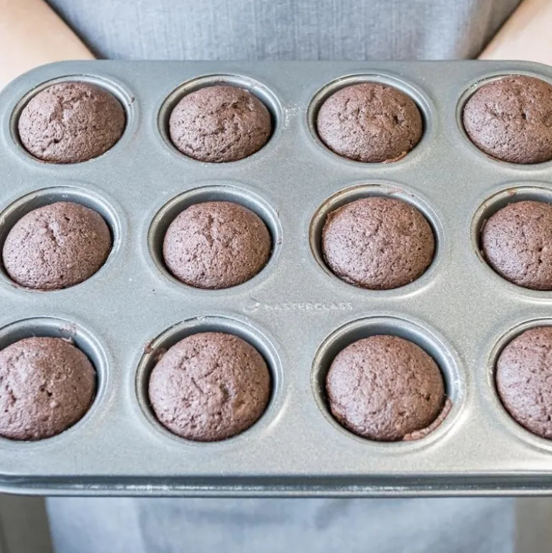 Muffinsform for 12 små muffins 25x20 cm grå