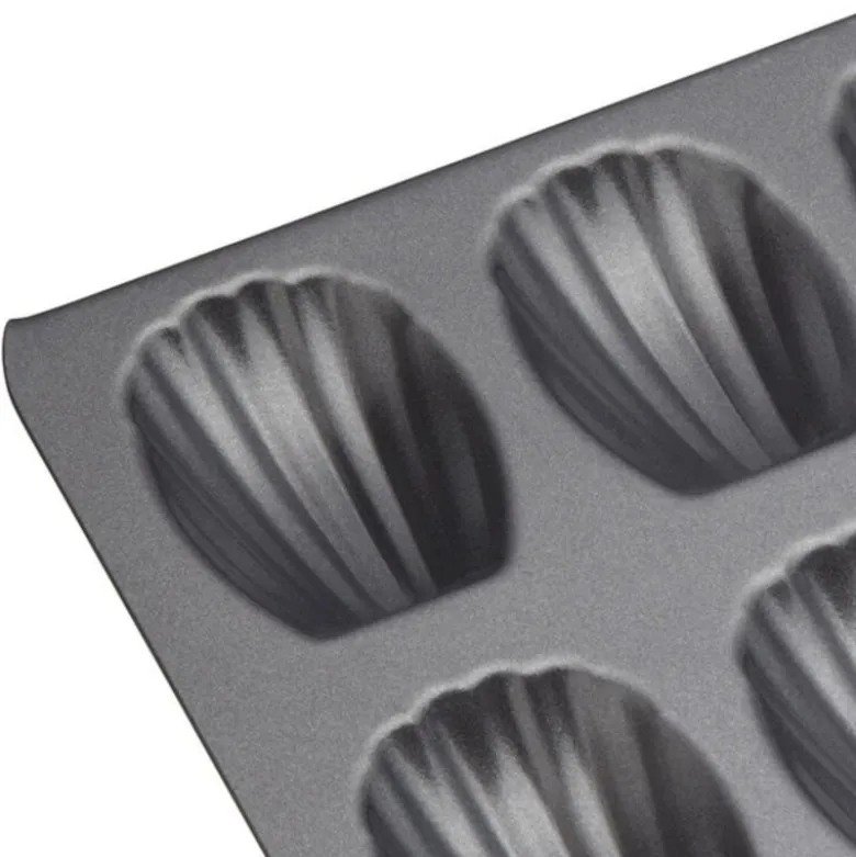 Non-stick bakeform for 12 stk madeleine