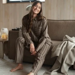 Nova flanell pyjamas dame str S sjokoladebrun