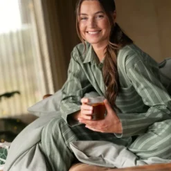 Nova flanell pyjamas dame str L grønn