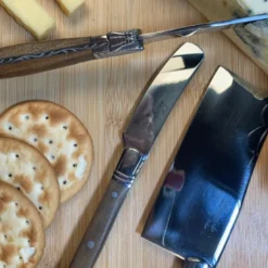 Ostebrett med 3 kniver bambus/oliventre