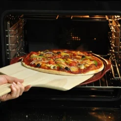 Pizzastein rillet 40 cm rød