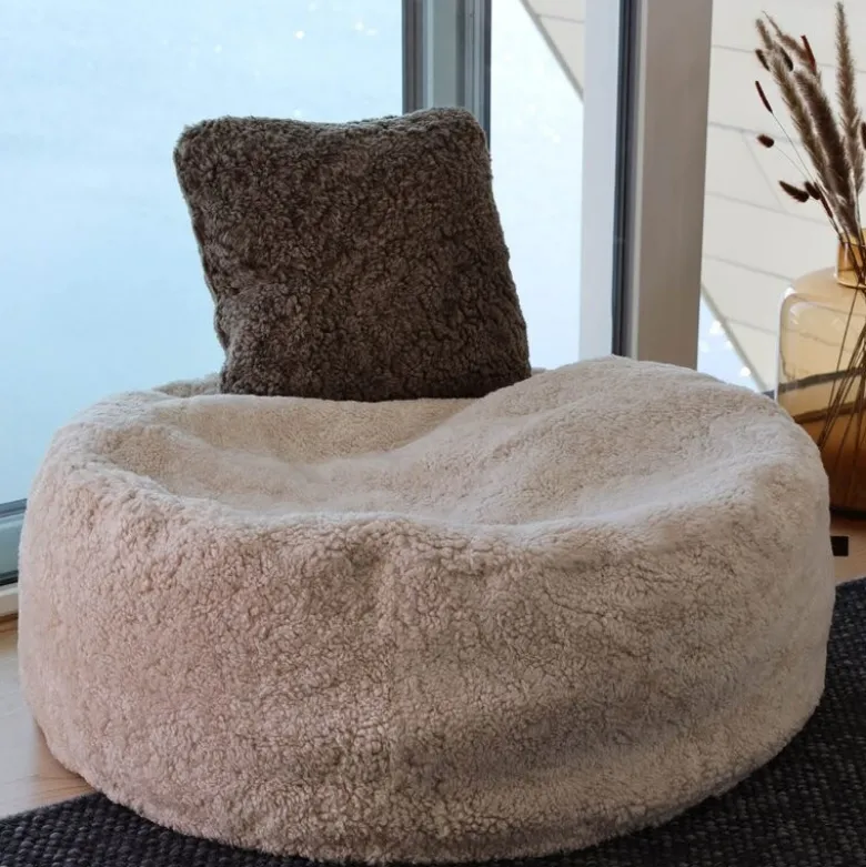 Pute new zealand saueskinn kort ull 40x40 cm sahara