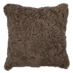 Pute new zealand saueskinn kort ull 40x40 cm chocolate