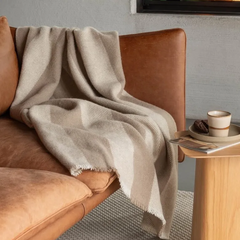 Ringstind ullpledd 120x180 cm beige