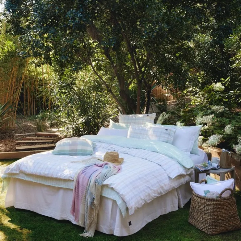 Sengesett 200x140 cm bomullspercale stripete hvit/blå/beige