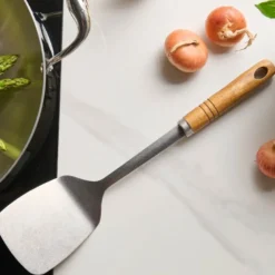 Signerat stekespade 35 cm akasietre/børstet stål