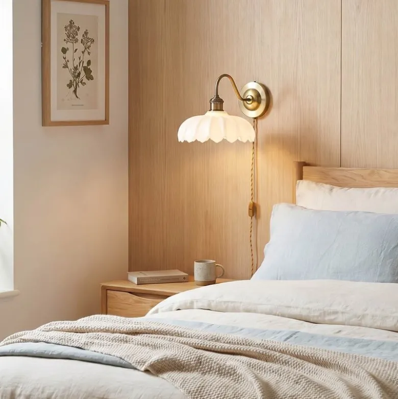Sofia vegglampe 32 cm antikk/hvit