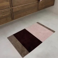 Stripes horisontal gulvmatte 90x60 cm bordeaux/rose/sand