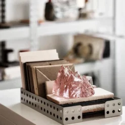 The Rock lyslykt 9,1 cm rosa