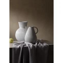 Tura vase h34 hvit