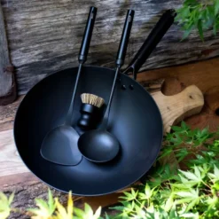 Woksett karbonstål med redskap 32 cm